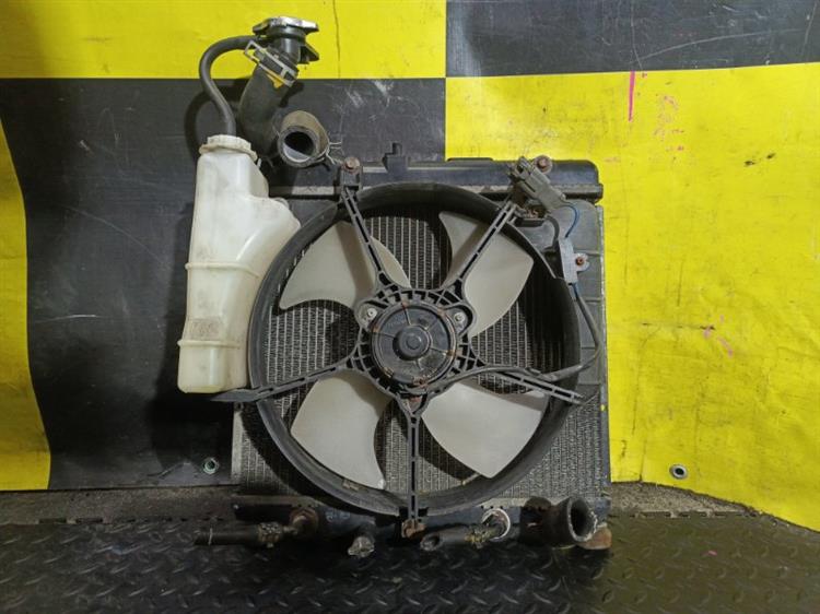 Радиатор основной Хонда Фит в Армавире 114733