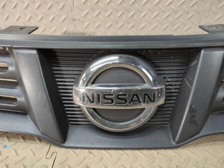 решетка радиатора Nissan Wingroad