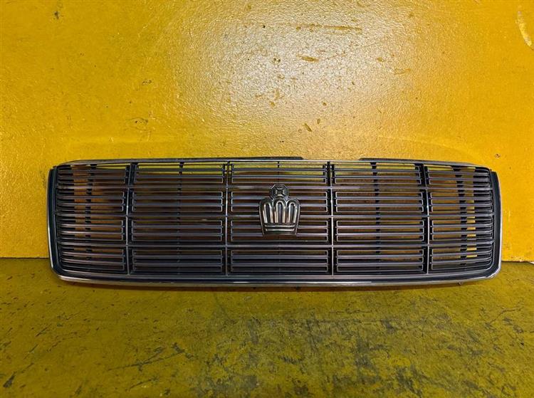 Решетка радиатора Тойота Краун в Армавире 54549